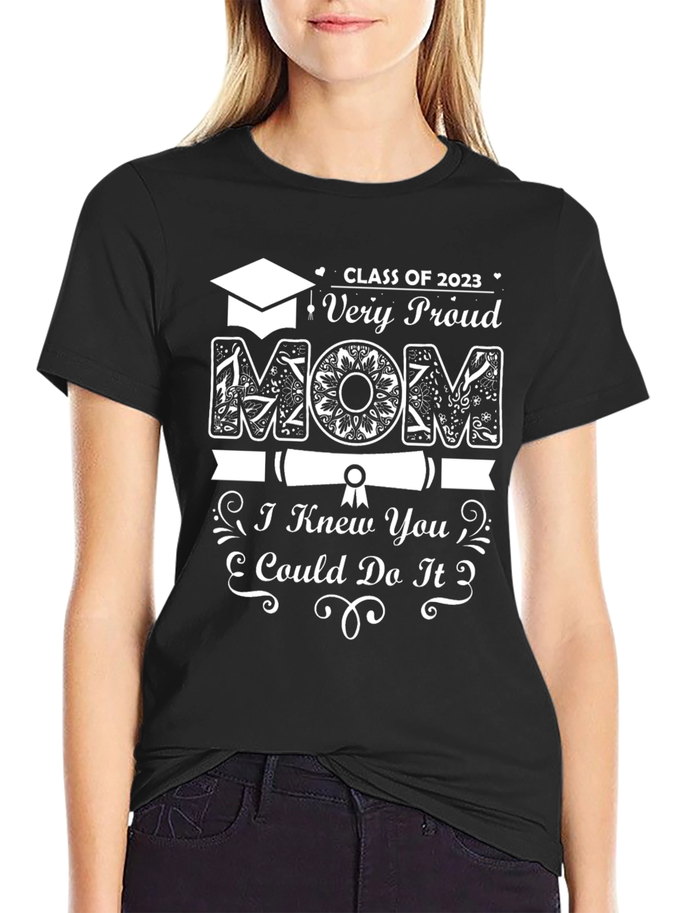Proud Mom Class of 2023 Graduation T-Shirt