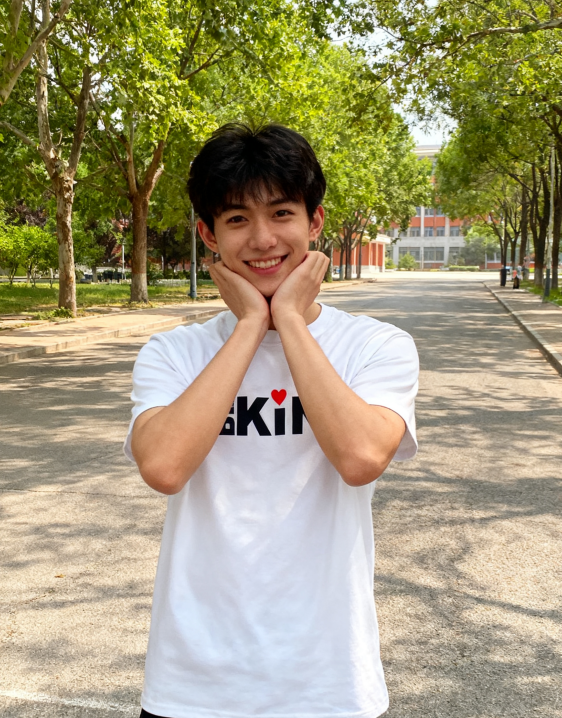 Be Kind Heart Graphic T-Shirt - 100% Cotton, Kindness-Driven Tee for Daily Life & Community Events