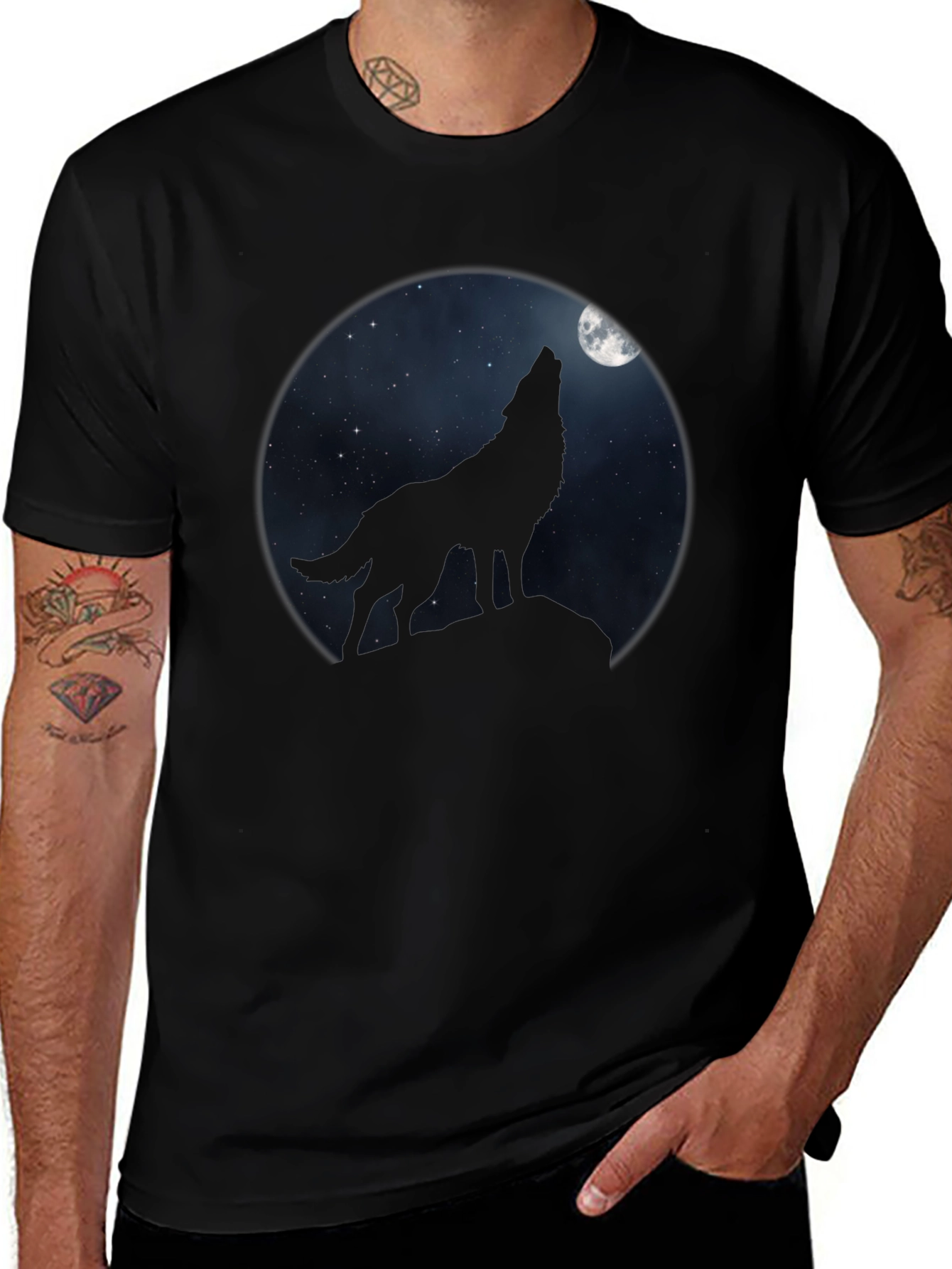 Wolf Howling at Moon Black T-Shirt