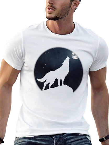 Wolf Howling at Moon Black T-Shirt