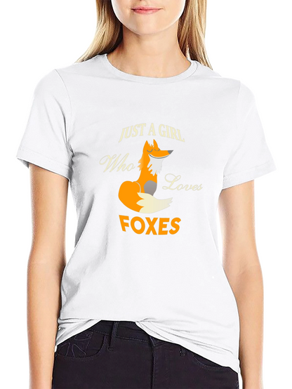 Just A Girl Who Loves Foxes Graphic T-Shirt
