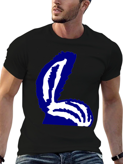 Skunk Graphic Tee - Classic Comfort Bold Design