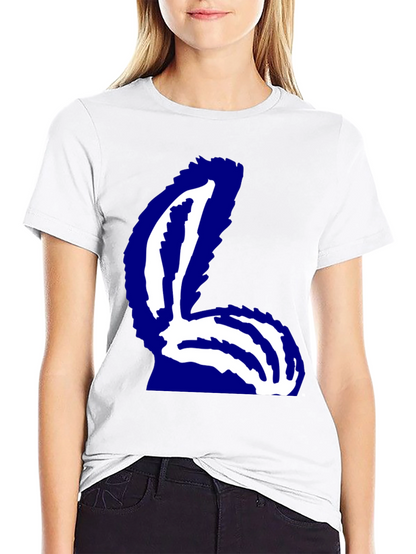 Skunk Graphic Tee - Classic Comfort Bold Design