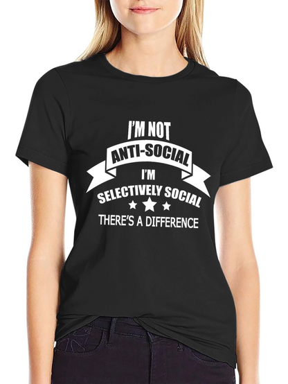 Im Selectively Social Graphic Tee