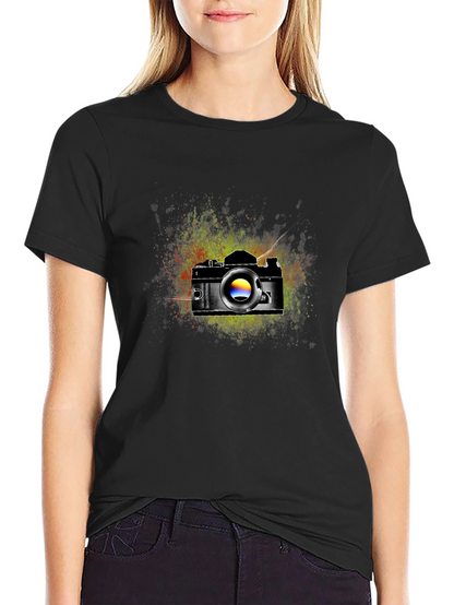 Retro Camera Graphic T-Shirt - Artsy Photographer Tee