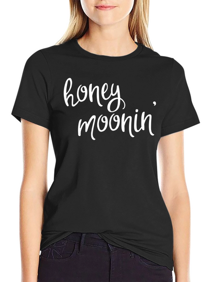 Honeymoonin T-Shirt - Casual Bride & Groom Tee