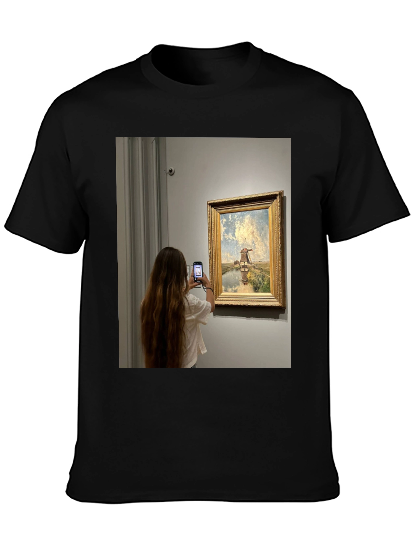 Art Lovers Tee: Museum Moment Graphic T-Shirt