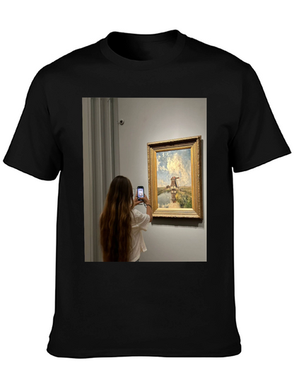 Art Lovers Tee: Museum Moment Graphic T-Shirt