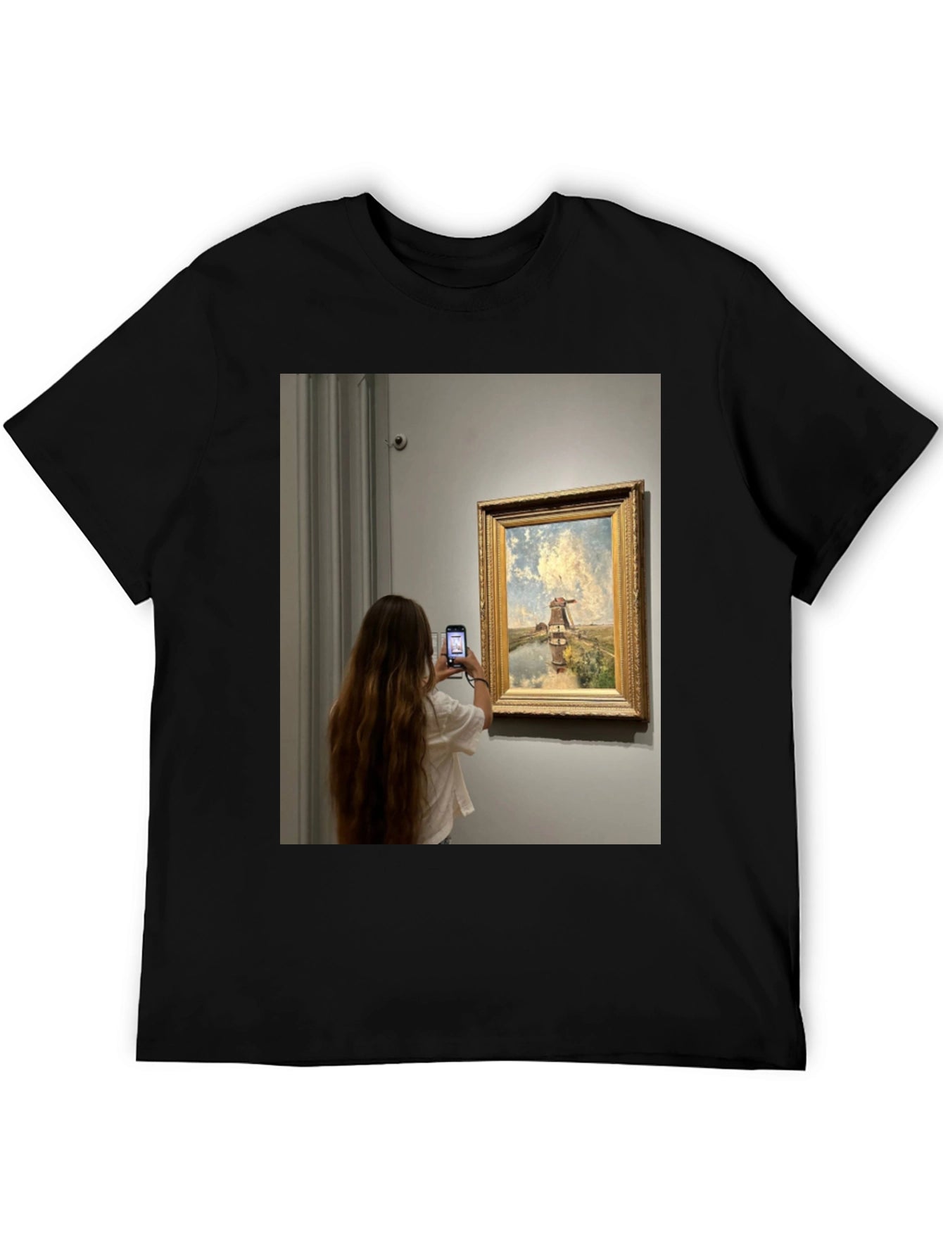 Art Lovers Tee: Museum Moment Graphic T-Shirt