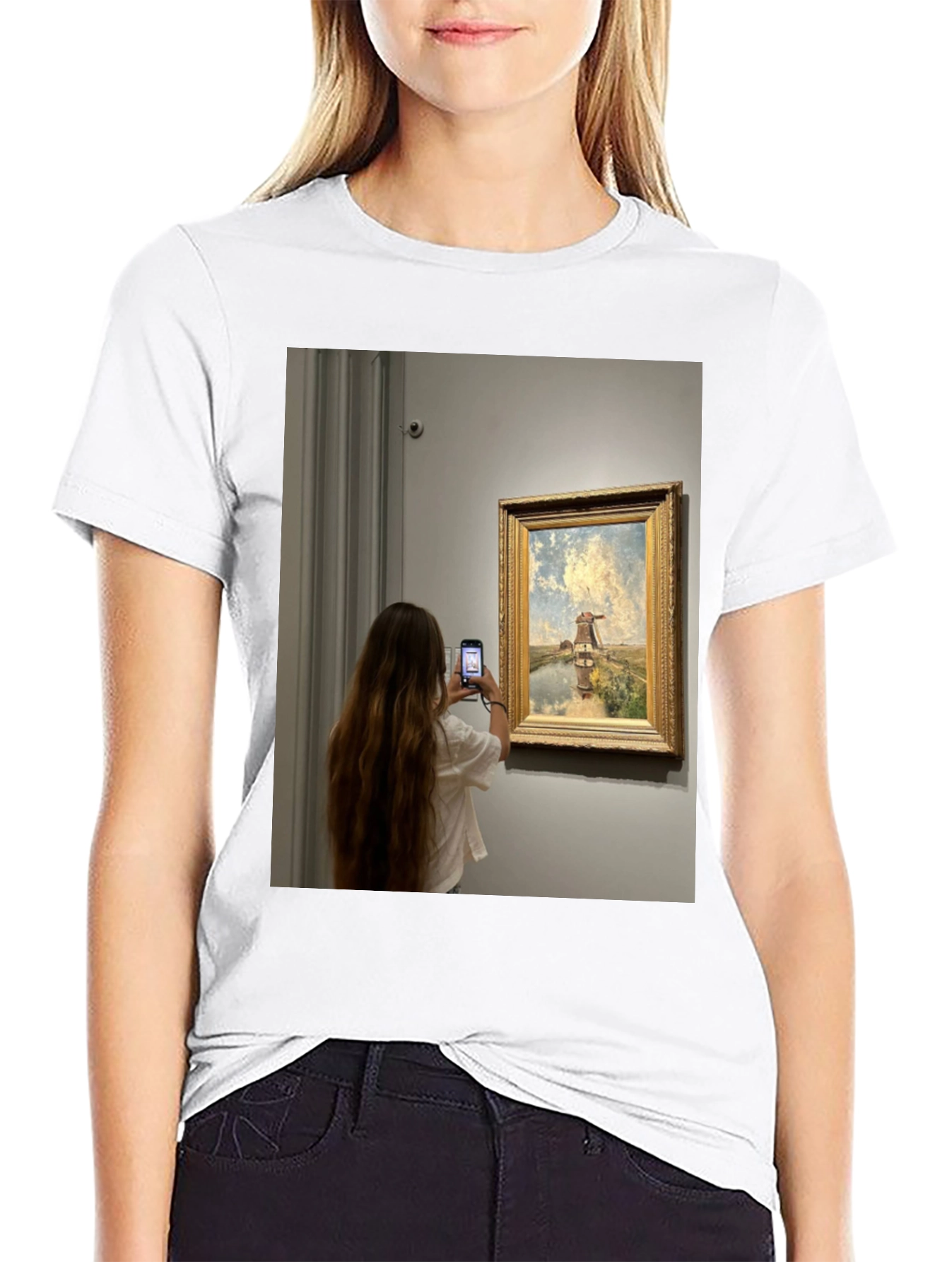 Art Lovers Tee: Museum Moment Graphic T-Shirt