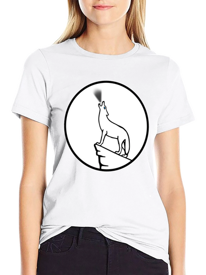 Wolf Howling Moon Graphic T-Shirt